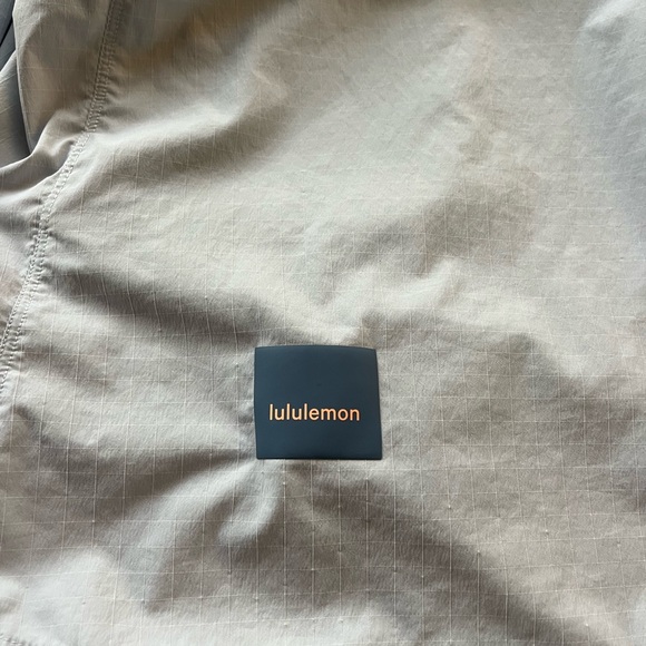 lululemon athletica Men’s Lightweight Hiking Anorak Hooded Jacket -Size Medium - Picture 12 of 16